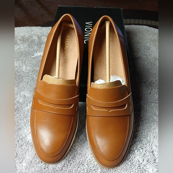 Vionic Women's Tan Loafers - Picture 1 of 12